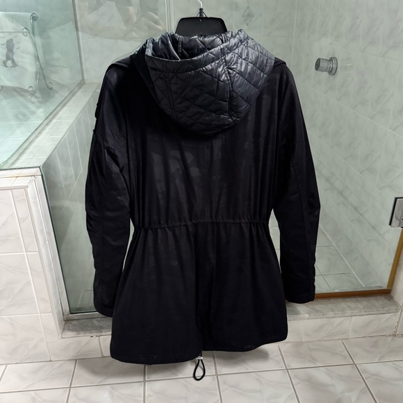 Guess Women's Jacket Size M - Picture 2 of 3